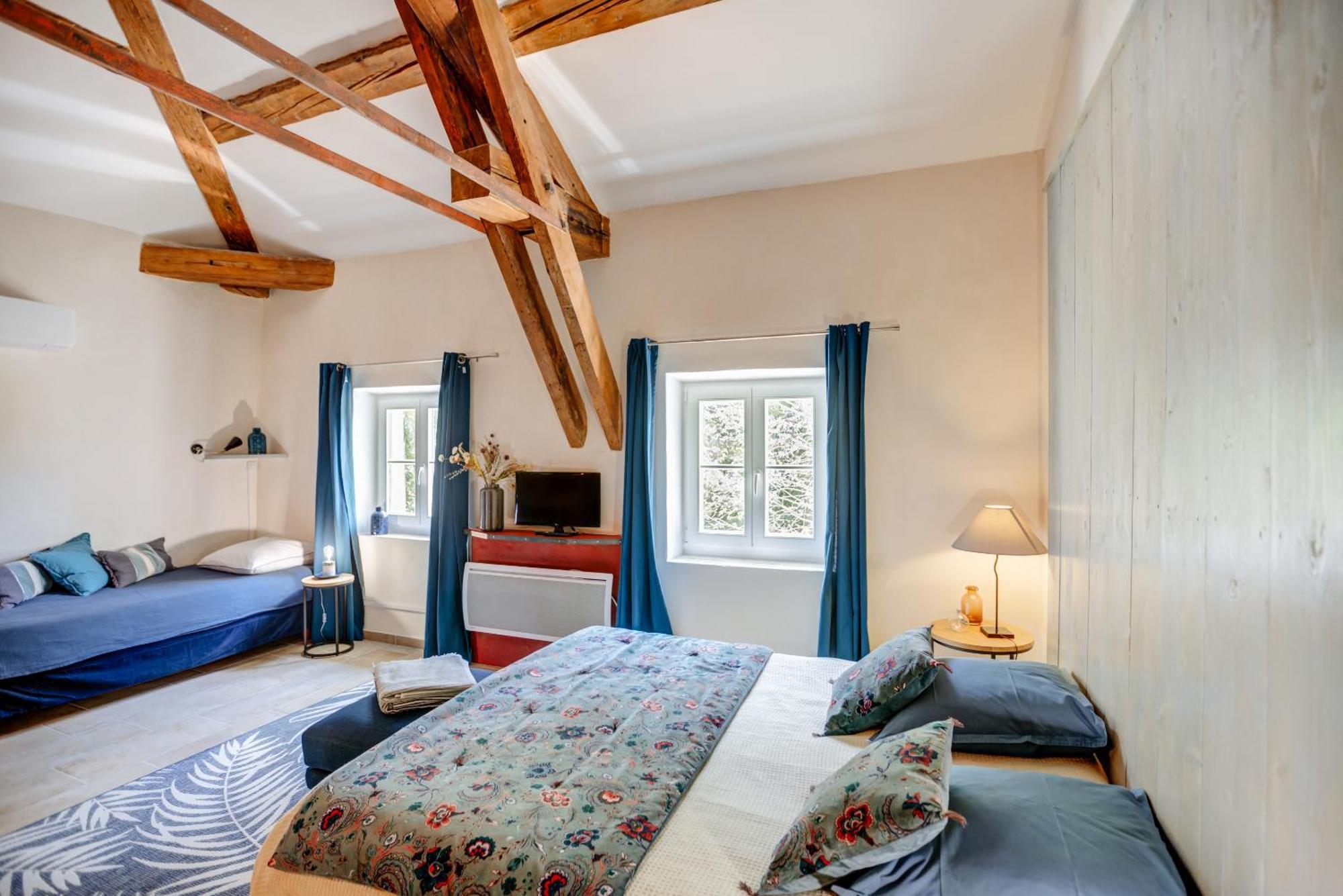 Le Domaine De L'Osage Hotel Pont-Saint-Esprit Room photo