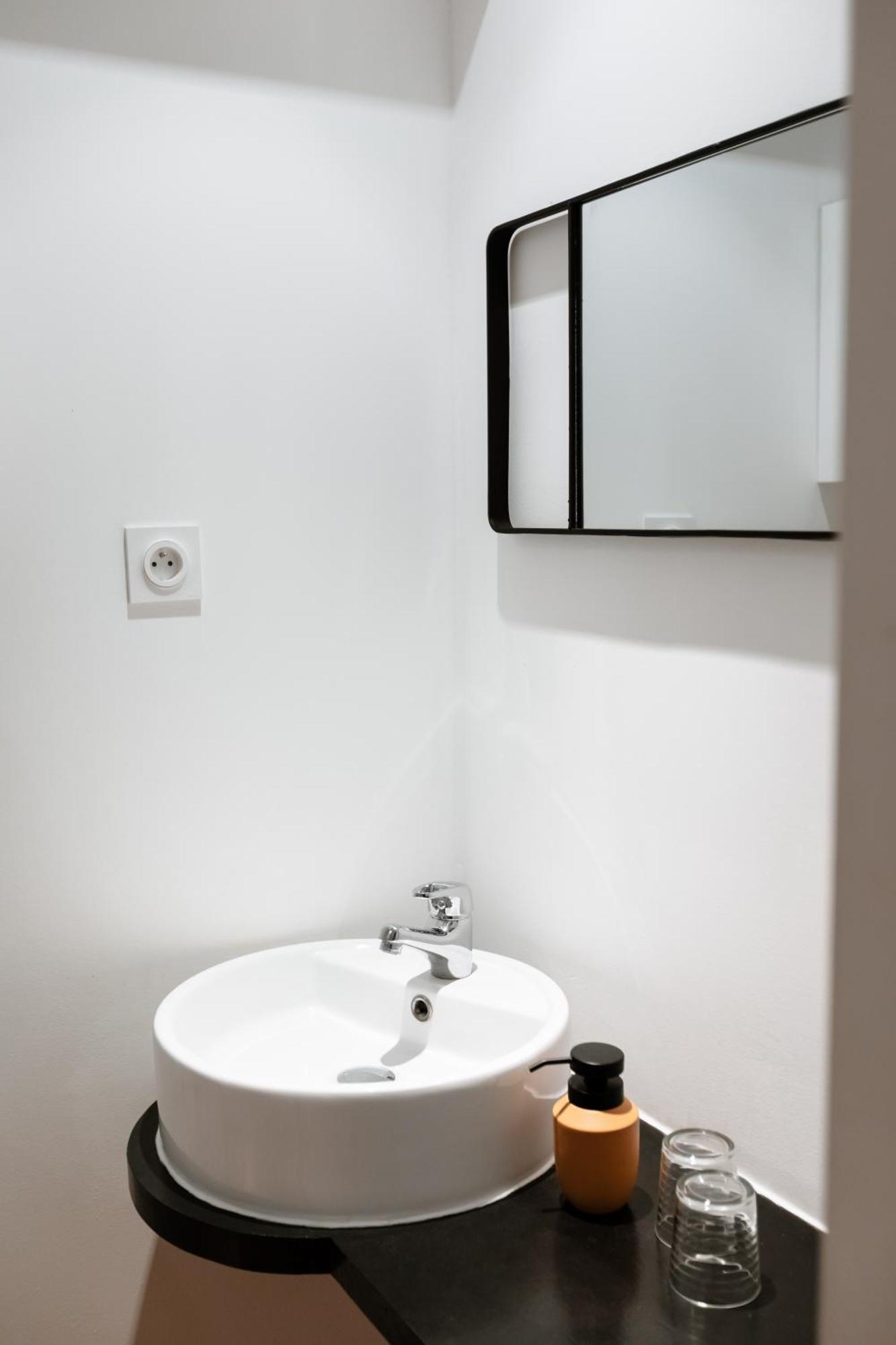 Le Domaine De L'Osage Hotel Pont-Saint-Esprit Room photo